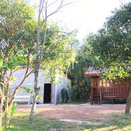 Baan Suan Kru Kob Hotel Ban Ko Maphang Екстериор снимка